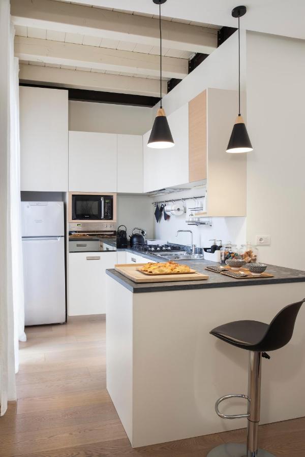 Lily Pads -Elegant Apartment- In The City Center Milán Exterior foto