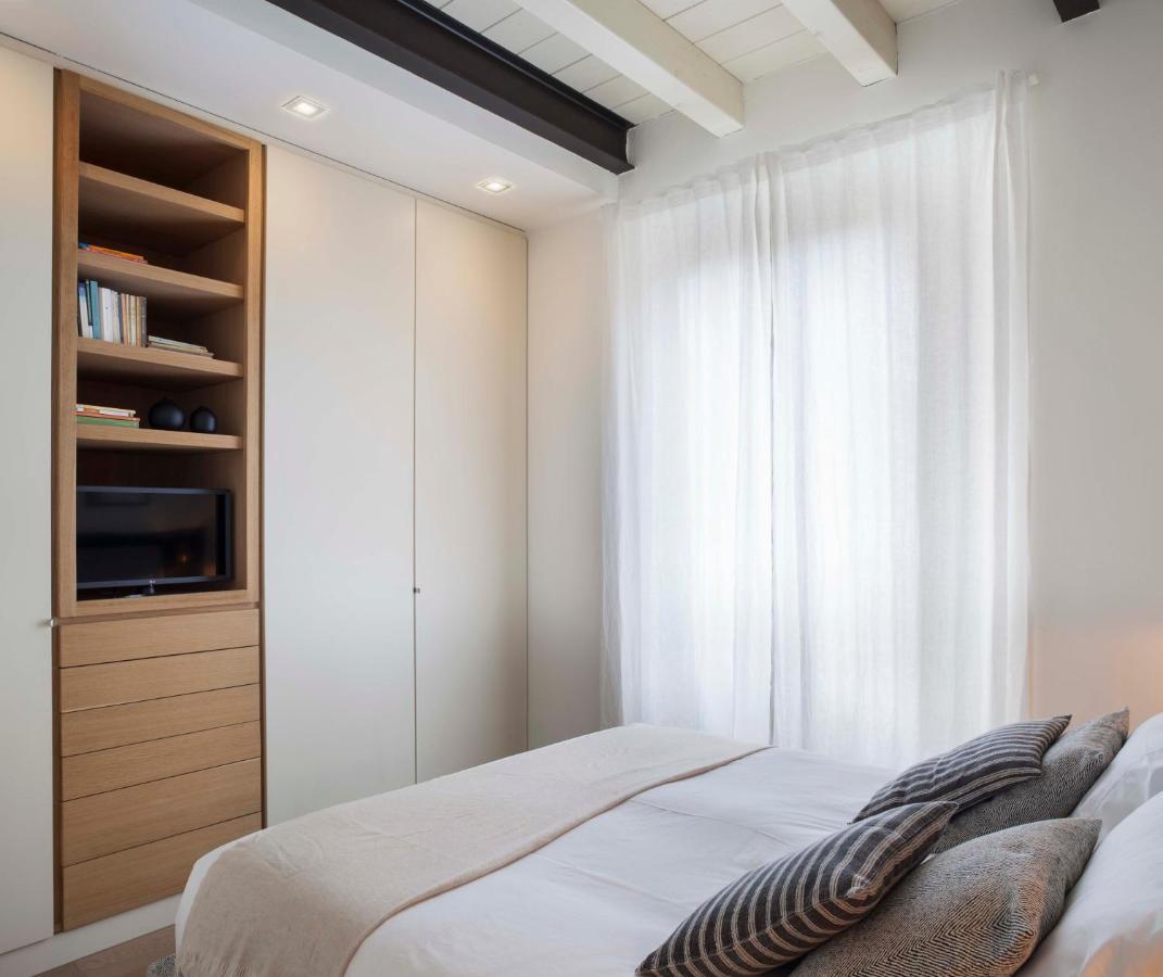 Lily Pads -Elegant Apartment- In The City Center Milán Exterior foto