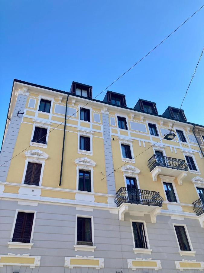 Lily Pads -Elegant Apartment- In The City Center Milán Exterior foto