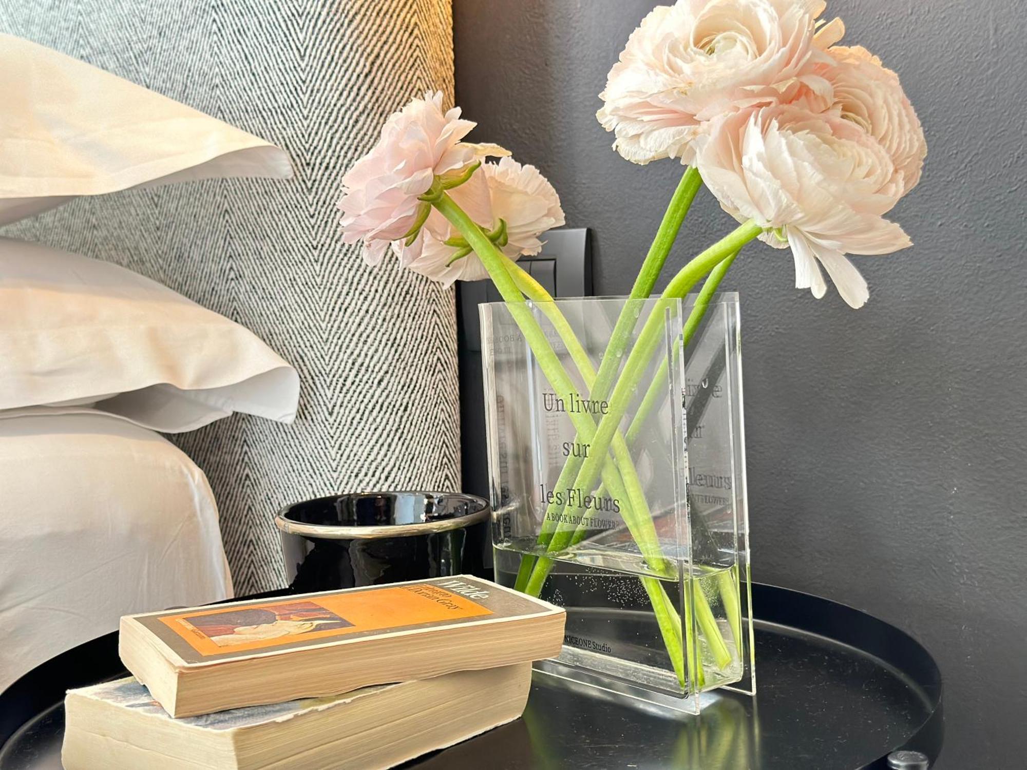 Lily Pads -Elegant Apartment- In The City Center Milán Exterior foto